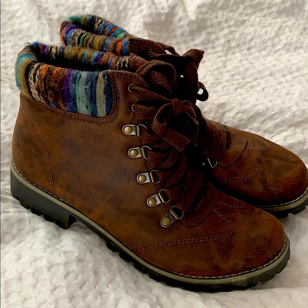 Boots - Picture 2 of 3
